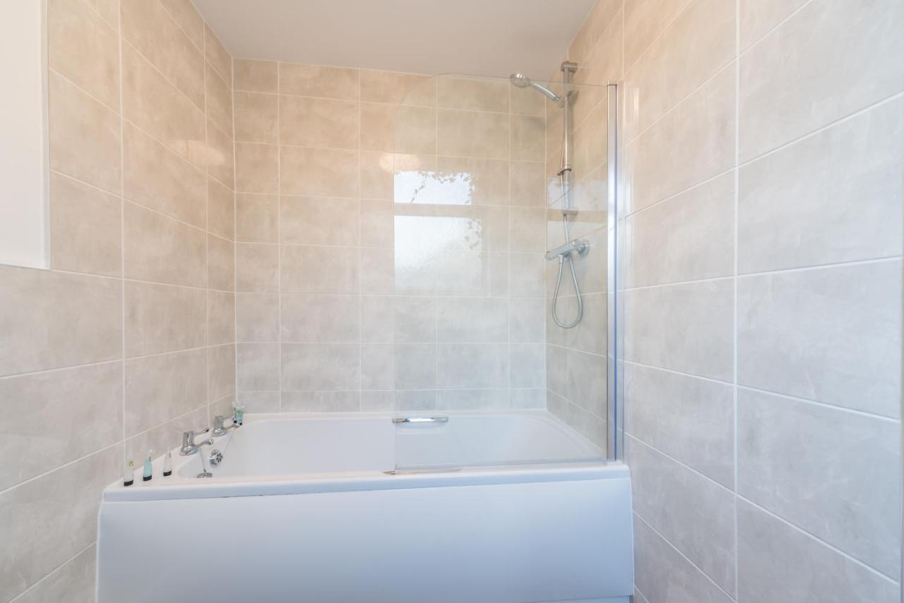 3 Bedroom Saks - 2 Living Area House In Newland Ave Hull Kingston upon Hull Exterior foto