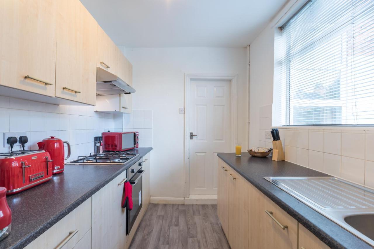 3 Bedroom Saks - 2 Living Area House In Newland Ave Hull Kingston upon Hull Exterior foto